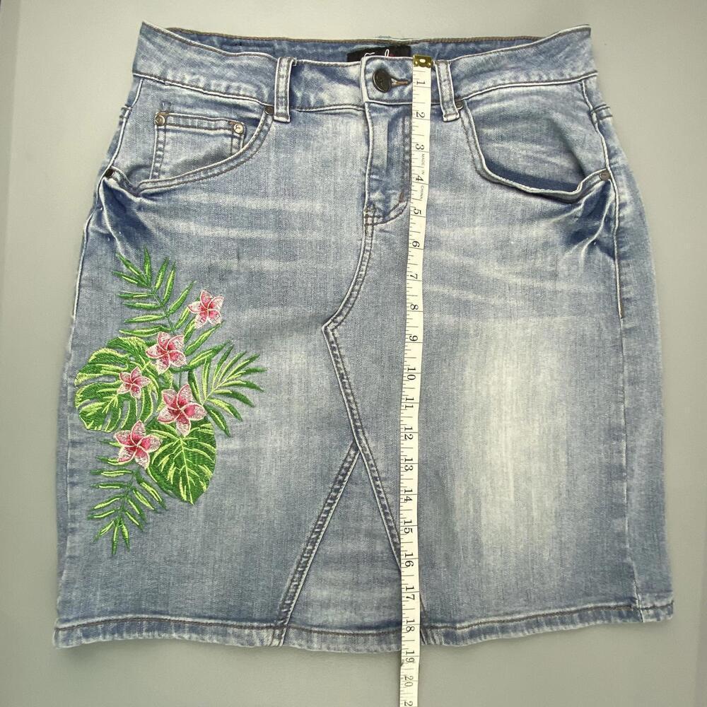 Earl Jeans Floral Embroidered Denim Skirt - Size 6 - Picture 8 of 8